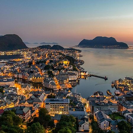 Unik Leilighet I Alesund Sentrum Екстериор снимка